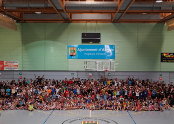 Vivim l'estiu a Abrera! Visitem el Casal d'Estiu i l'Escola Esportiva d'Estiu, amb més de 600 infants