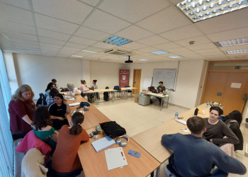 Engeguem un nou curs de Monitor/a de lleure dirigit a persones majors de 18 anys inscrites al Servei Local d'Ocupació