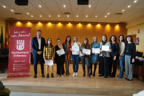 A Abrera apostem per la formació! Lliurem els diplomes acreditatius a l'alumnat de diversos cursos del Departament de Promoció Econòmica. Gestió administrativa