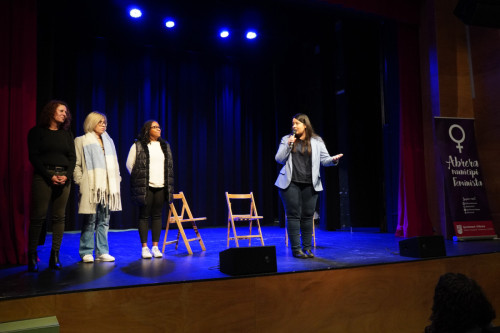 Abrera municipi 100% Feminista! Teatre fòrum “Ellas#cosasdechicas”