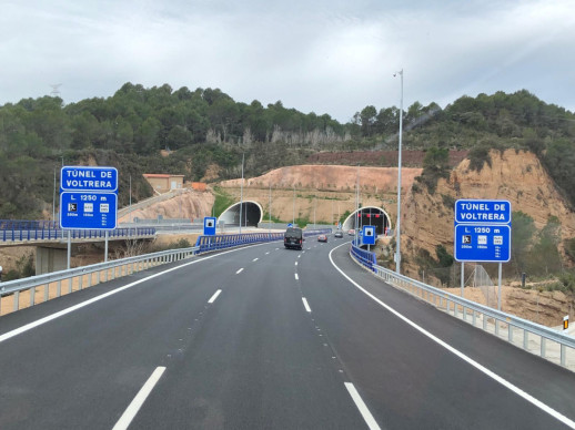 El Ministre de Transport i Mobilitat Sostenible, Óscar Puente, inaugura el tram de la B-40 entre Abrera i Viladecavalls, acompanyat per autoritats com el nostre alcalde, Jesús Naharro