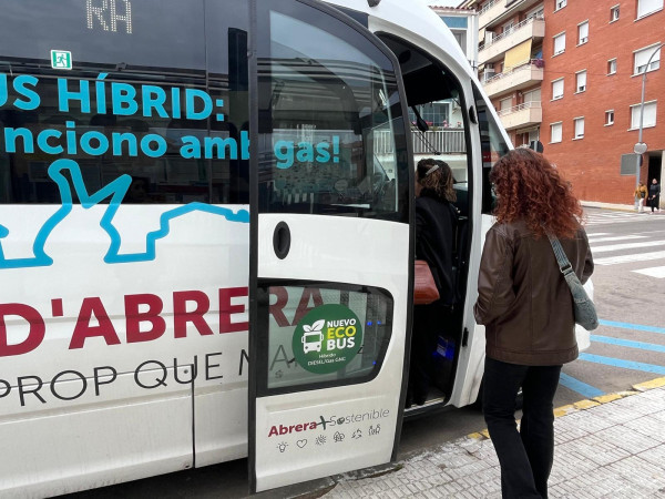 Abrera + sostenible! Commemorem la Setmana de la Mobilitat Sostenible 2025 amb el servei de bus urbà gratuït, una bicicletada popular i botifarrada i els tallers 'pedalada i respira' i 'seguretat viària en patinet elèctric'