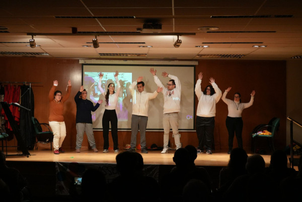 A Abrera hem commemorat el Dia de les Persones amb Diversitat Funcional. Lectura de manifest, cantada i representació teatral a la Casa de Cultura