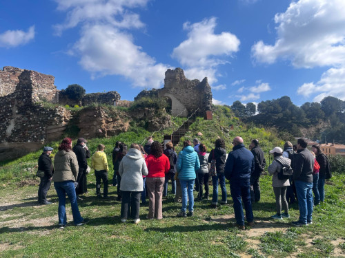 A Abrera cuidem i difonem el nostre patrimoni! El dissabte 15 de març vam gaudir d'una nova visita comentada al Castell de Voltrera i al Balcó de Montserrat amb la historiadora Maria Solé