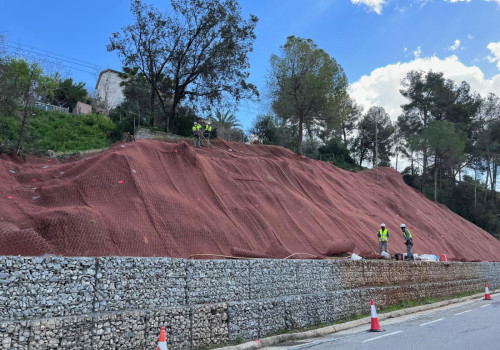 Obres de protecció en un talús a la carretera BV-1201 per a la millora de la seguretat viària i evitar despreniments del terreny
