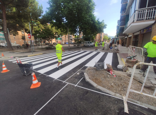 A Abrera millorem el nostre espai públic! Duem a terme la segona fase dels treballs de reparació i millora de la via pública en el carrer de Josep Tarradellas del nucli urbà