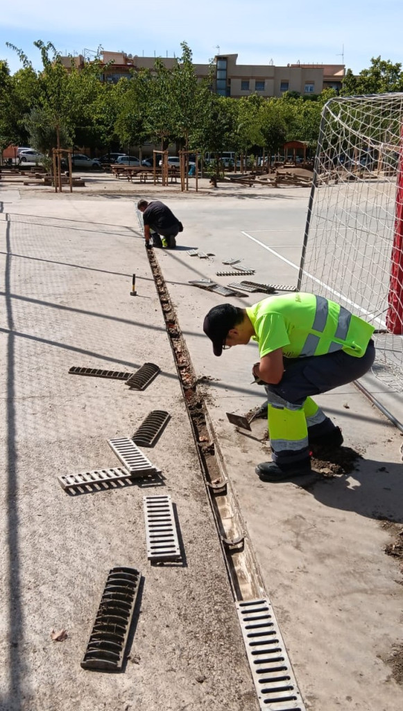 A punt per l'inici del curs escolar 2025-2026! Un any més, durant l'estiu hem treballat en la millora a les instal·lacions dels centres educatius d'Abrera. Escola Ernest Lluch