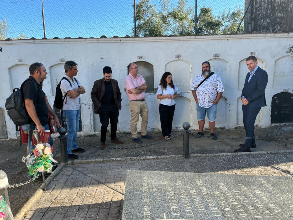 Treballem per obrir la fossa comuna del cementiri Vell d’Abrera i dignificar la memòria de les víctimes assassinades pel franquisme el febrer de 1939