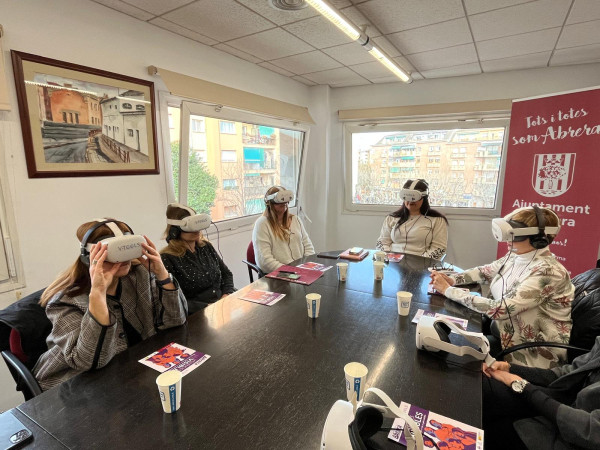 Presentem el projecte Violències inVISIBLES al Consell Comarcal del Baix Llobregat