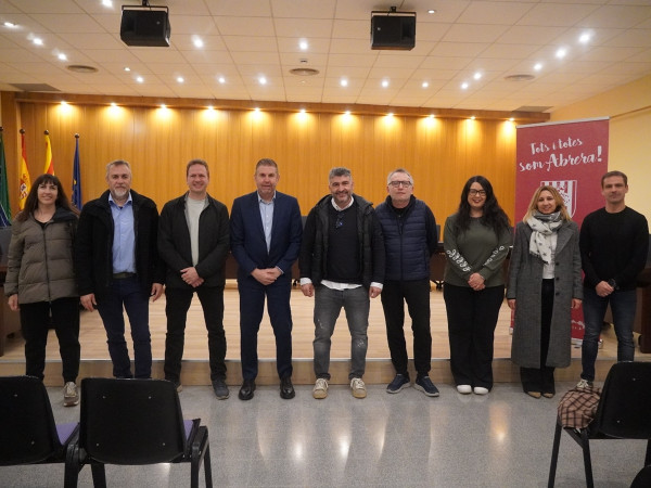 Rebem la visita de l’alcalde de Sant Vicenç de Castellet, Dani Mauriz, i el regidor d'Esports, Toni Calveras per conèixer el nostre model gestió esportiva en espais sostenibles