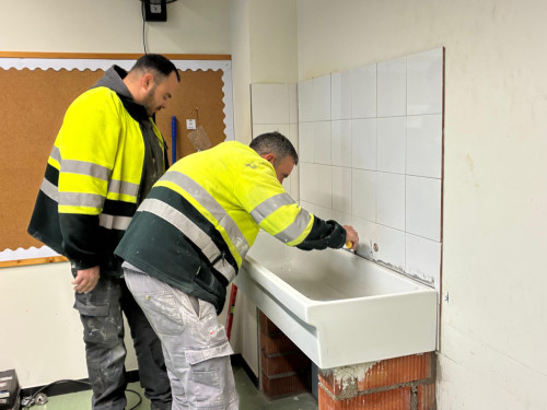 Continuem treballant en l'adequació de les instal·lacions dels centres educatius d'Abrera durant les vacances escolars i al llarg del curs - Escola Josefina Ibáñez