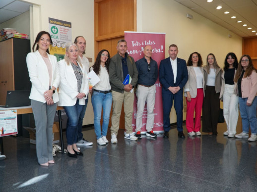 Abrera amb l'ocupació local i el teixit empresarial! Més de 160 persones han participat en la 2a Jornada de Recerca de Feina, amb xerrades, trobada d'empreses i lliurament de currículums