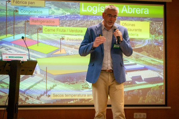 Abrera amb l'ocupació local i el teixit empresarial! Més de 160 persones han participat a la 2a Jornada de Recerca de Feina, amb xerrades, trobada d'empreses i lliurament de currículums