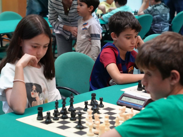 Èxit de participació a la 12a edició del Torneig Infantil i Juvenil (Memorial Ricard Barnet) de l’Associació d’Escacs d’Abrera