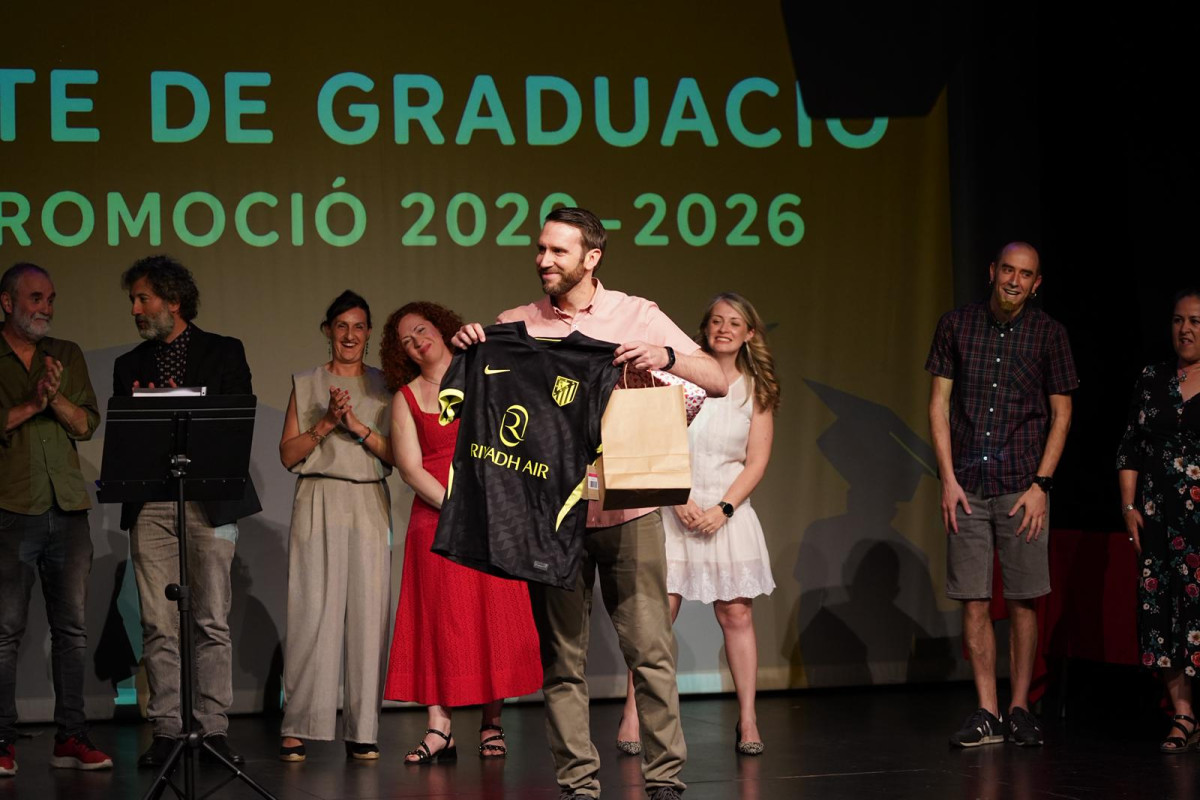 L'alumnat de 2n de batxillerat de l'Institut Voltrera d'Abrera clou el curs 2025-2026 amb la seva festa de graduació, la presentació dels Treballs de Recerca i les proves d'accés a la universitat