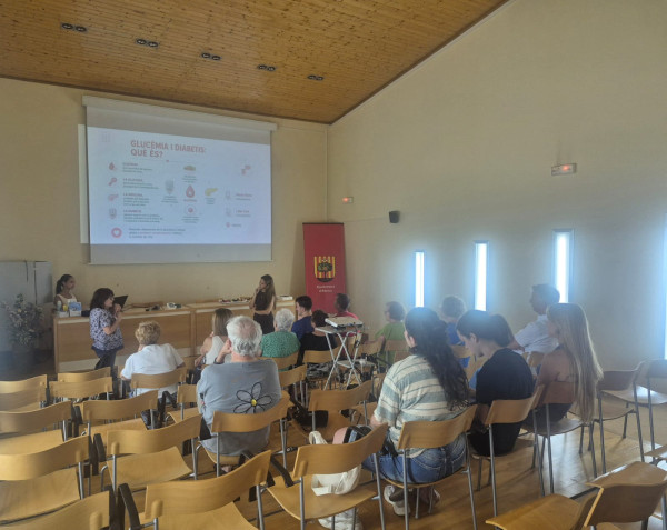 Nova xerrada del cicle de sessions de salut comunitària a Abrera! El dimecres 17 de juny hem parlat sobre hipertensió, colesterol i glucèmia amb la Farmàcia Flores Álamos d'Abrera