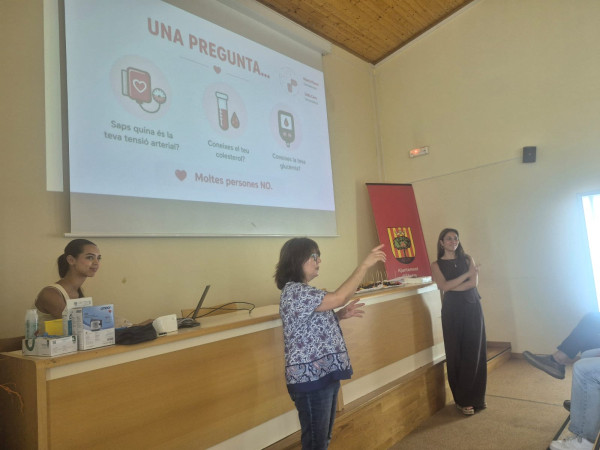 Nova xerrada del cicle de sessions de salut comunitària a Abrera! El dimecres 17 de juny hem parlat sobre hipertensió, colesterol i glucèmia amb la Farmàcia Flores Álamos d'Abrera