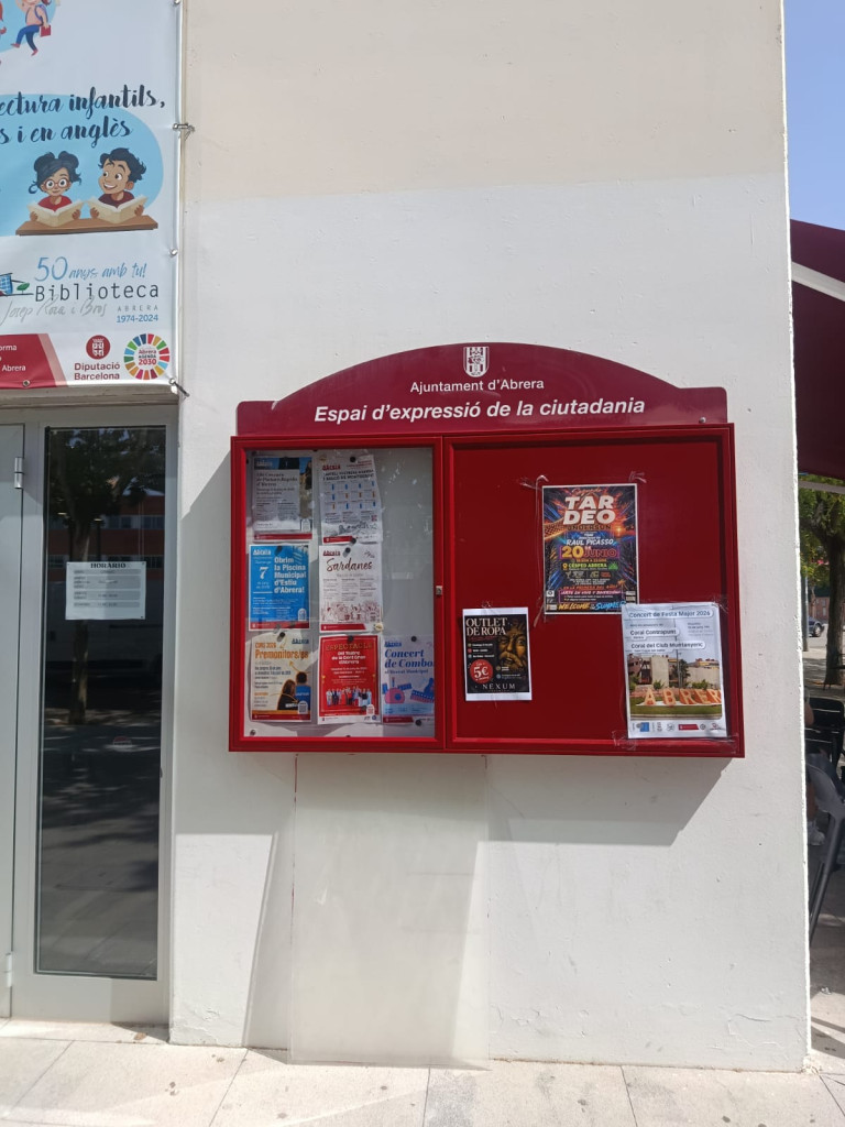 Millorem i adequem les cartelleres municipals del nucli urbà i dels barris d'Abrera