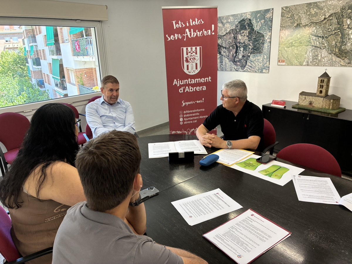 L'Ajuntament d'Abrera i l'Agrupació Esportiva Abrera impulsem un programa de futbol adaptat per promoure l'envelliment actiu, una nova iniciativa per fomentar la salut, el benestar i la inclusió a través de l'esport