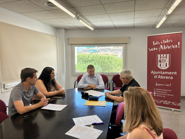 L'Ajuntament d'Abrera i l'Agrupació Esportiva Abrera impulsem un programa de futbol adaptat per promoure l'envelliment actiu, una nova iniciativa per fomentar la salut, el benestar i la inclusió a través de l'esport