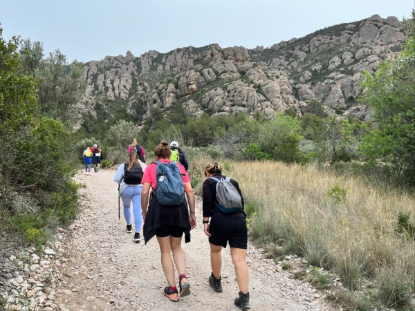 Èxit de participació a la XXIII edició de la Caminada de Primavera Abrera - Montserrat, amb unes 300 persones participants. Gràcies, Abrera!