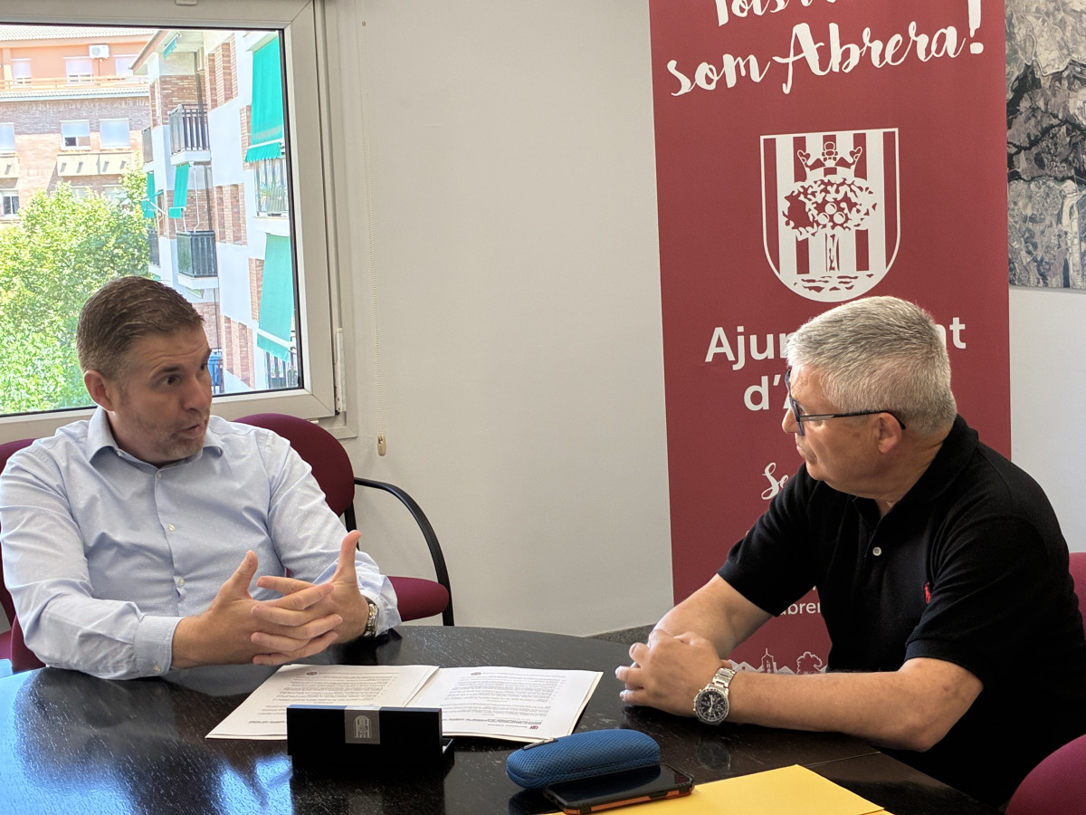 L'Ajuntament d'Abrera i l'Agrupació Esportiva Abrera impulsem un programa de futbol adaptat per promoure l'envelliment actiu, una nova iniciativa per fomentar la salut, el benestar i la inclusió a través de l'esport