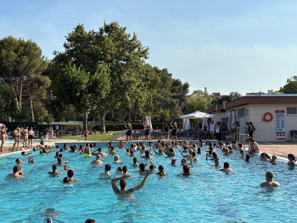 Ràdio Abrera a la Piscina 2026: Dimecres 8 de juliol de 2026: Exhibició d'Strong i Aquazumba amb Vive y Baila