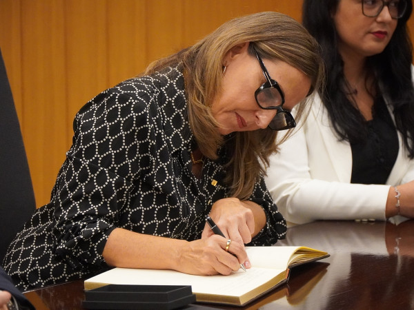 A Abrera hem commemorat el Dia Mundial contra el Càncer de Mama amb el festival solidari ELLASH, organitzat per la Fundació Sesé i l'Ajuntament d'Abrera