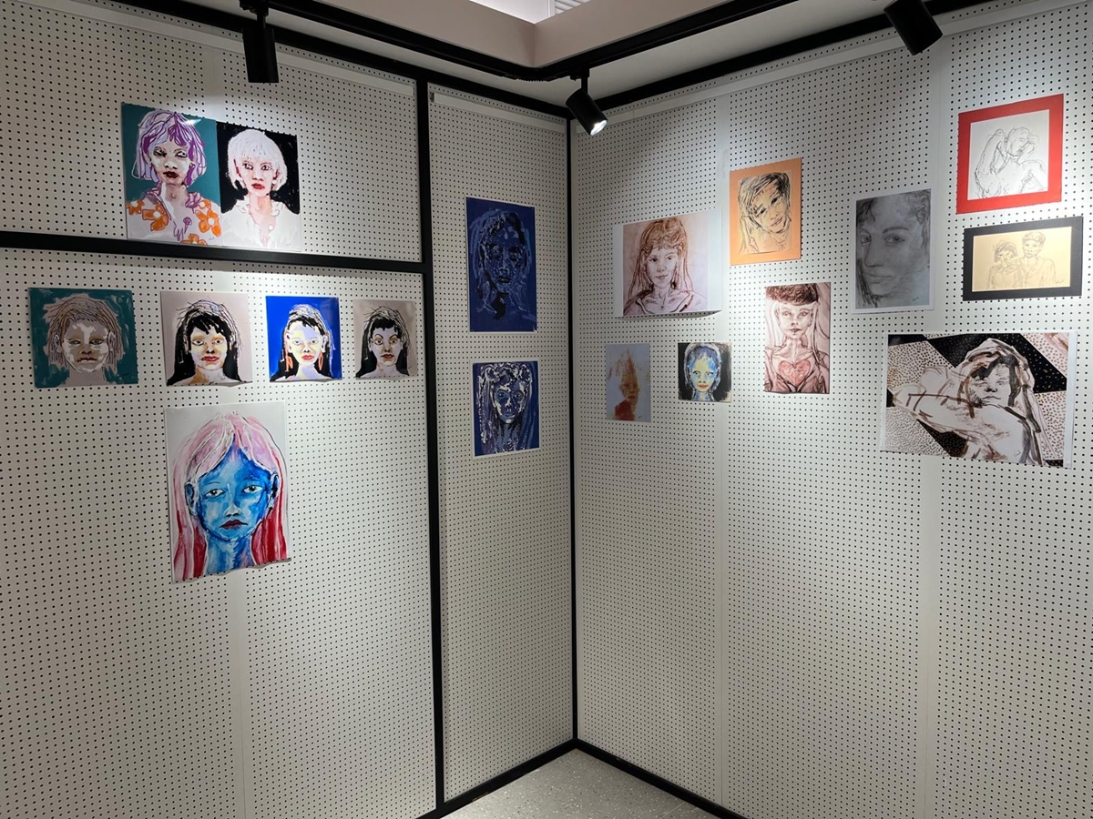 L'Espai Artístic Pere Torres d'Abrera acull l'exposició “Saber mirar” de la veïna abrerenca Nardi Ariño