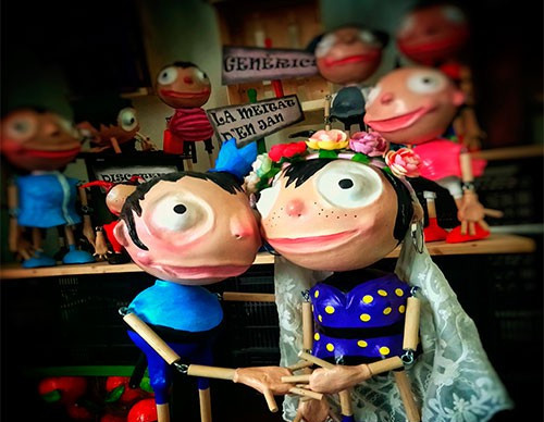 El proper dissabte 11 d'octubre, commemorarem el Dia Internacional de la Nena amb un espectacle familiar de titelles a la Casa de Cultura i una exposició al vestíbul de la Biblioteca