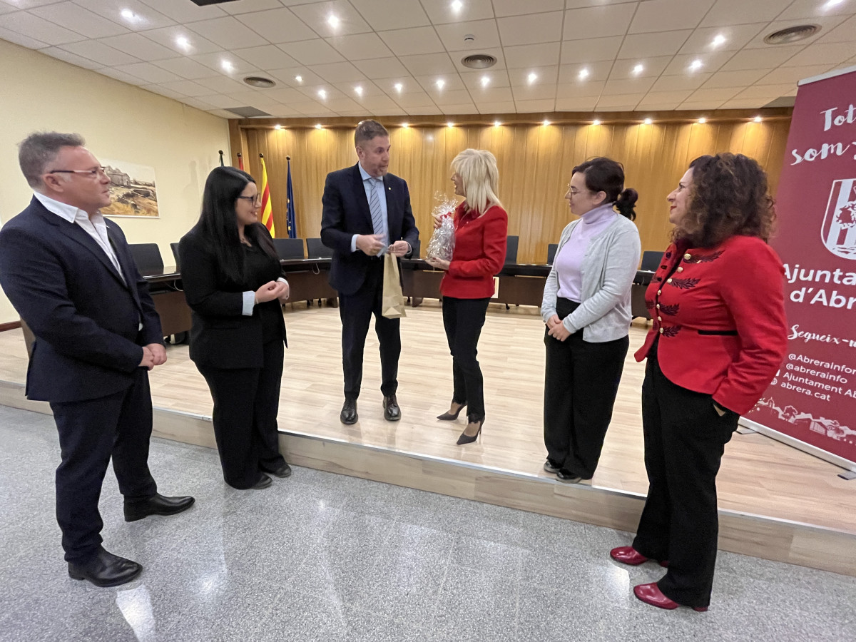 Rebem a Abrera la visita institucional de la delegada del Govern de la Generalitat de Catalunya a Barcelona, Pilar Díaz