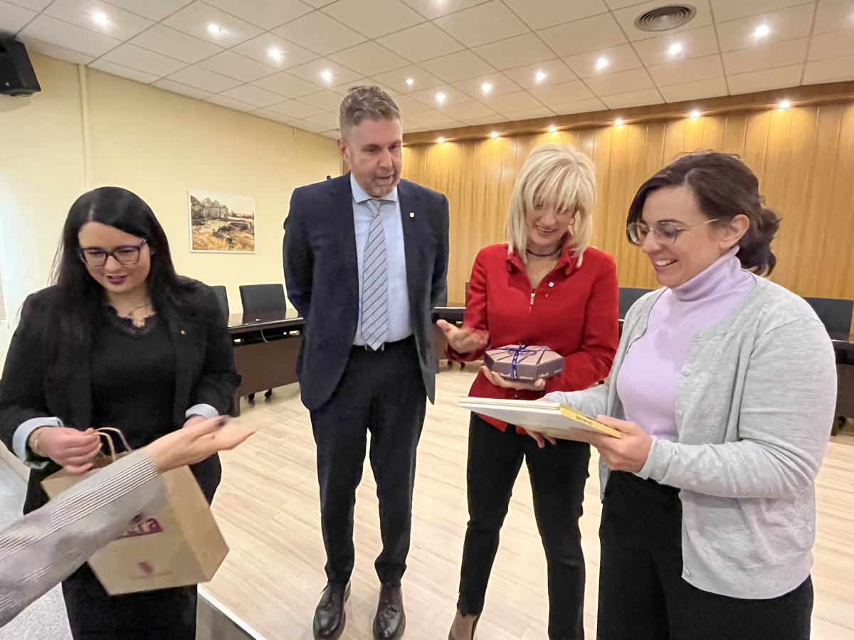 Rebem a Abrera la visita institucional de la delegada del Govern de la Generalitat de Catalunya a Barcelona, Pilar Díaz