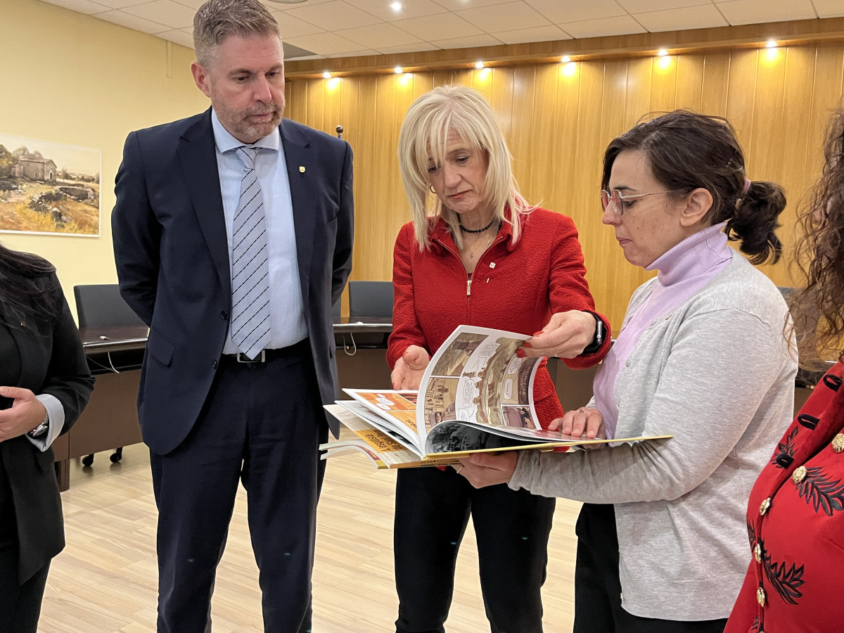 Rebem a Abrera la visita institucional de la delegada del Govern de la Generalitat de Catalunya a Barcelona, Pilar Díaz