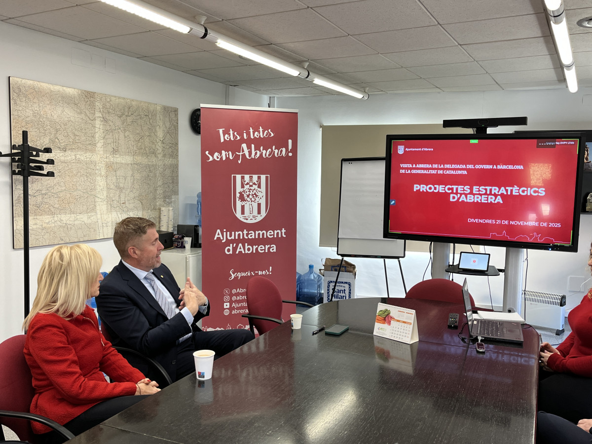 Rebem a Abrera la visita institucional de la delegada del Govern de la Generalitat de Catalunya a Barcelona, Pilar Díaz