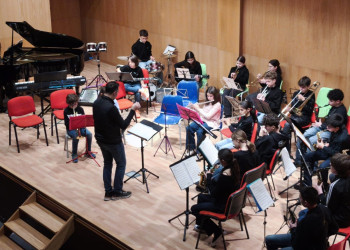 L'Escola Municipal de Música aposta per la música en grup i la improvisació!
