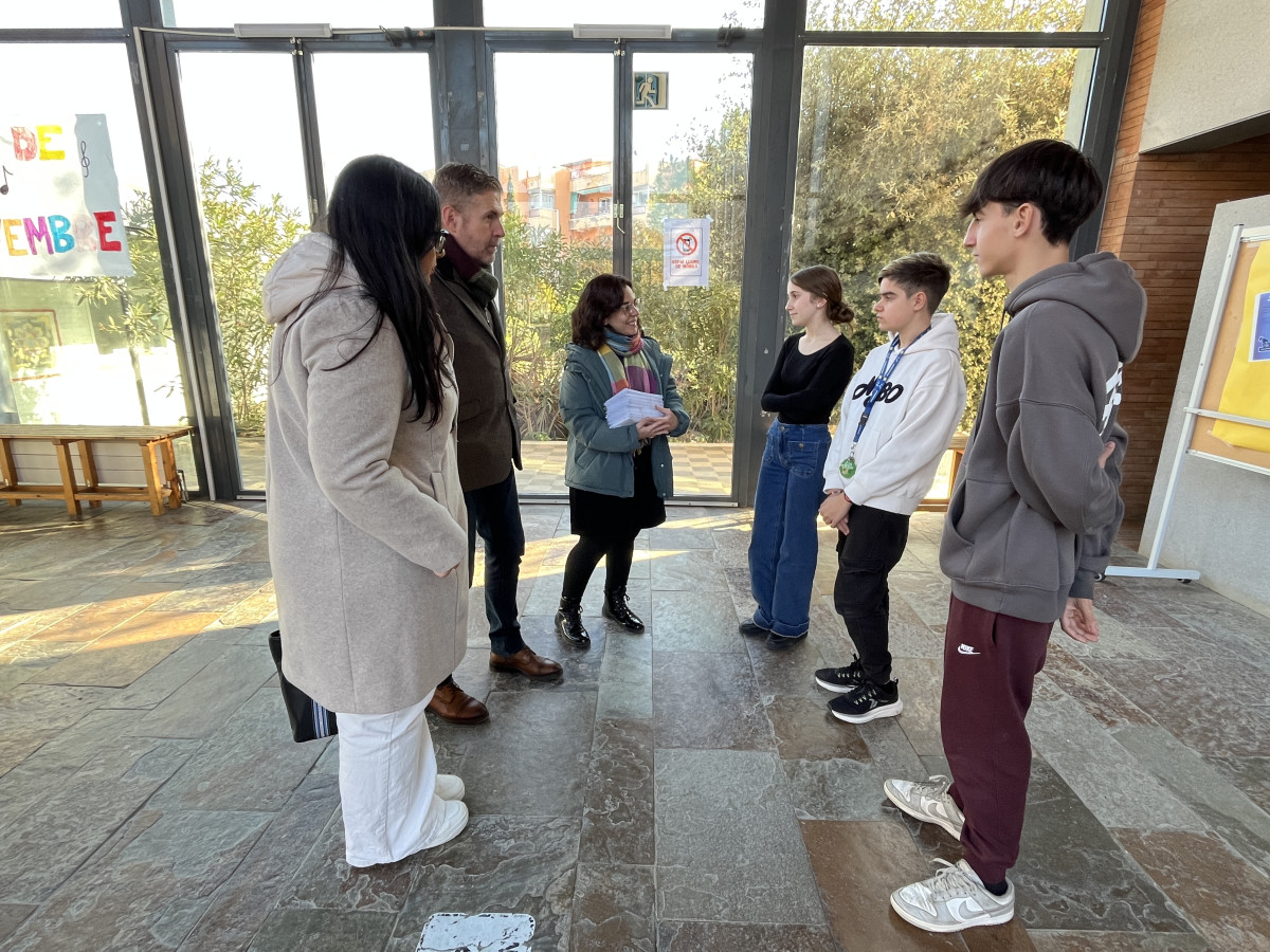 Obsequiem amb una entrada pel tobogan gegant als i les escolars residents a Abrera