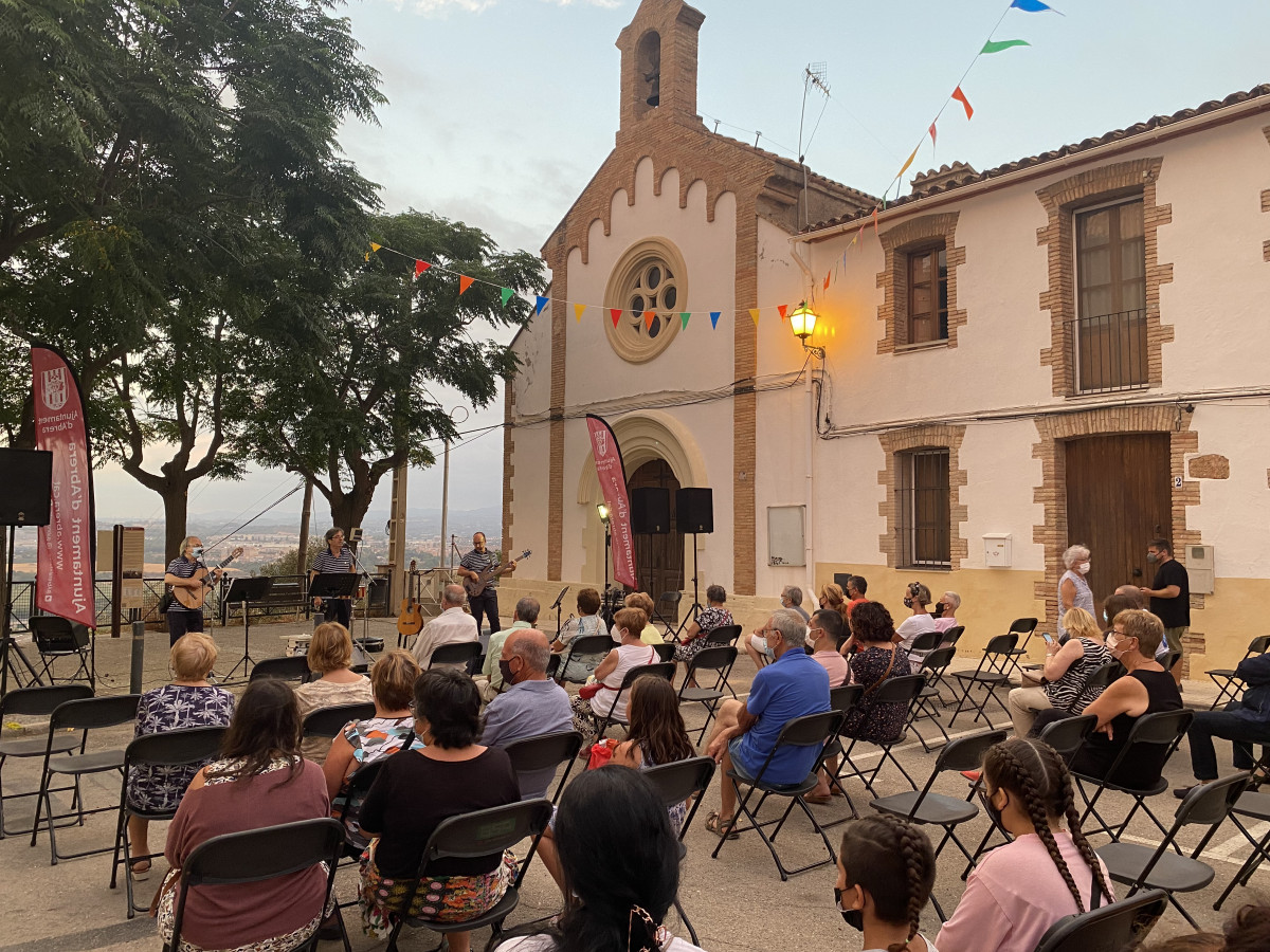 El barri de Santa Maria de Vilalba d'Abrera celebra la seva Festa Major amb diferents activitats programades i bona participació de veïnes i veïns!