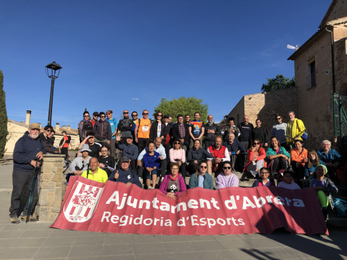 200 persones han gaudit de la XXII Caminada de Primavera Abrera-Montserrat, que ha tingut lloc aquest diumenge 16 d'abril