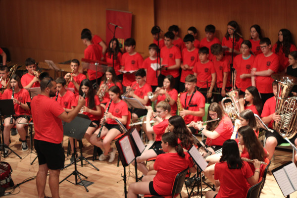 Gaudim amb el Festival RITMIKS, de Joves Músics Europeus, a l’Auditori del Centre Polivalent del Rebato i amb la nostra Escola Municipal de Música com a amfitriona!