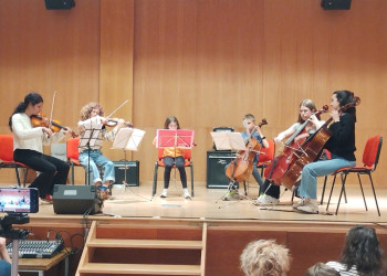 L'Escola Municipal de Música ens ha ofert una tarda festiva i musical a l'Auditori del Centre Polivalent