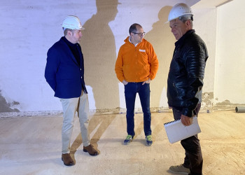 Millorem els nostres equipaments! Treballem en la nova Sala Pere Torres, un nou espai polivalent per a Abrera