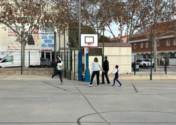 "Impulsem l'activitat de Patis Oberts a l'Escola Ernest Lluch d'Abrera (4)" "Impulsem l'activitat de Patis Oberts a l'Escola Ernest Lluch d'Abrera (2)" "Impulsem l'activitat de Patis Oberts a l'Escola Ernest Lluch d'Abrera