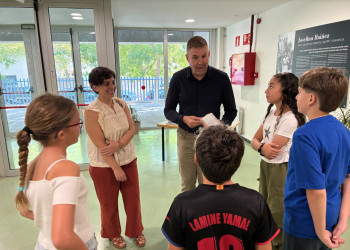 Bon inici de curs a totes i tots! Visitem els centres educatius d'Abrera per donar la benvinguda al nou curs acadèmic - Escola Josefina Ibáñez