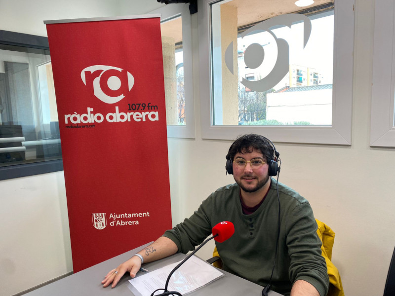 Lectura del manifest del Dia per la Visibilitat Trans a Ràdio Abrera a càrrec de Mario Puertas