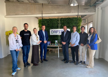 El conseller d'Agricultura, Ramaderia, Pesca i Alimentació, Òscar Ordeig, visita el nostre municipi i signa el Llibre d'Honor de l'Ajuntament