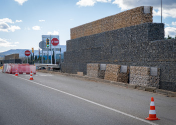 instal·lació de pantalles acústiques al carrer de Manresa, per reduïr l'impacte acústic de l'autovia A2 al seu pas pel nostre municipi