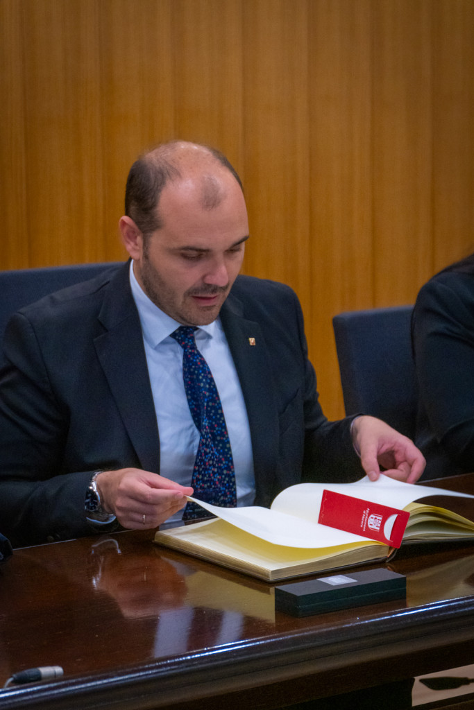 El conseller de la Presidència de la Generalitat de Catalunya, Albert Dalmau, visita l'Ajuntament d'Abrera i l'empresa Irestal Group
