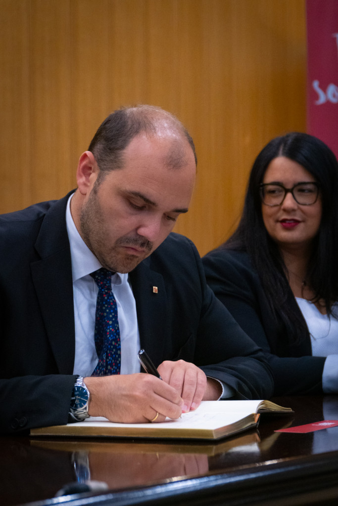 El conseller de la Presidència de la Generalitat de Catalunya, Albert Dalmau, visita l'Ajuntament d'Abrera i l'empresa Irestal Group