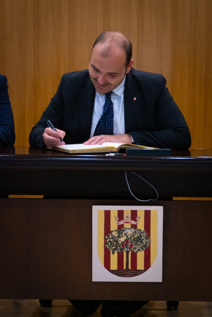 El conseller de la Presidència de la Generalitat de Catalunya, Albert Dalmau, visita l'Ajuntament d'Abrera i l'empresa Irestal Group