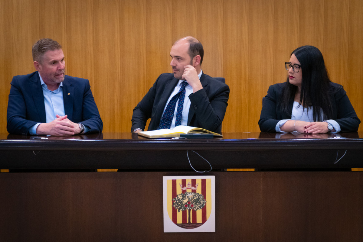 El conseller de la Presidència de la Generalitat de Catalunya, Albert Dalmau, visita l'Ajuntament d'Abrera i l'empresa Irestal Group